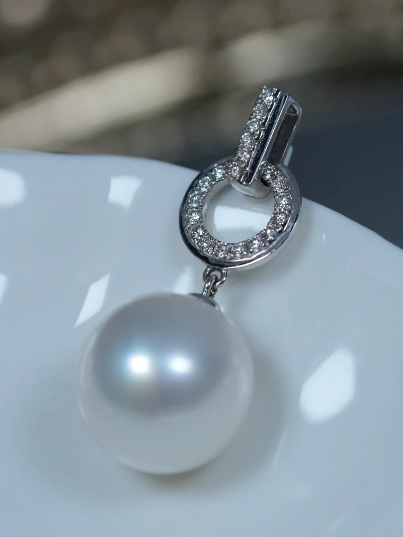 美珍真 18K金镶嵌钻石 澳白珍珠吊坠 不含链 13mm 时尚百搭