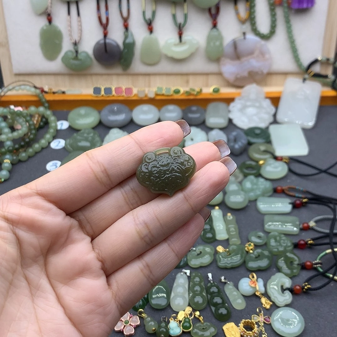 和田玉吊坠(不含链)未镶嵌