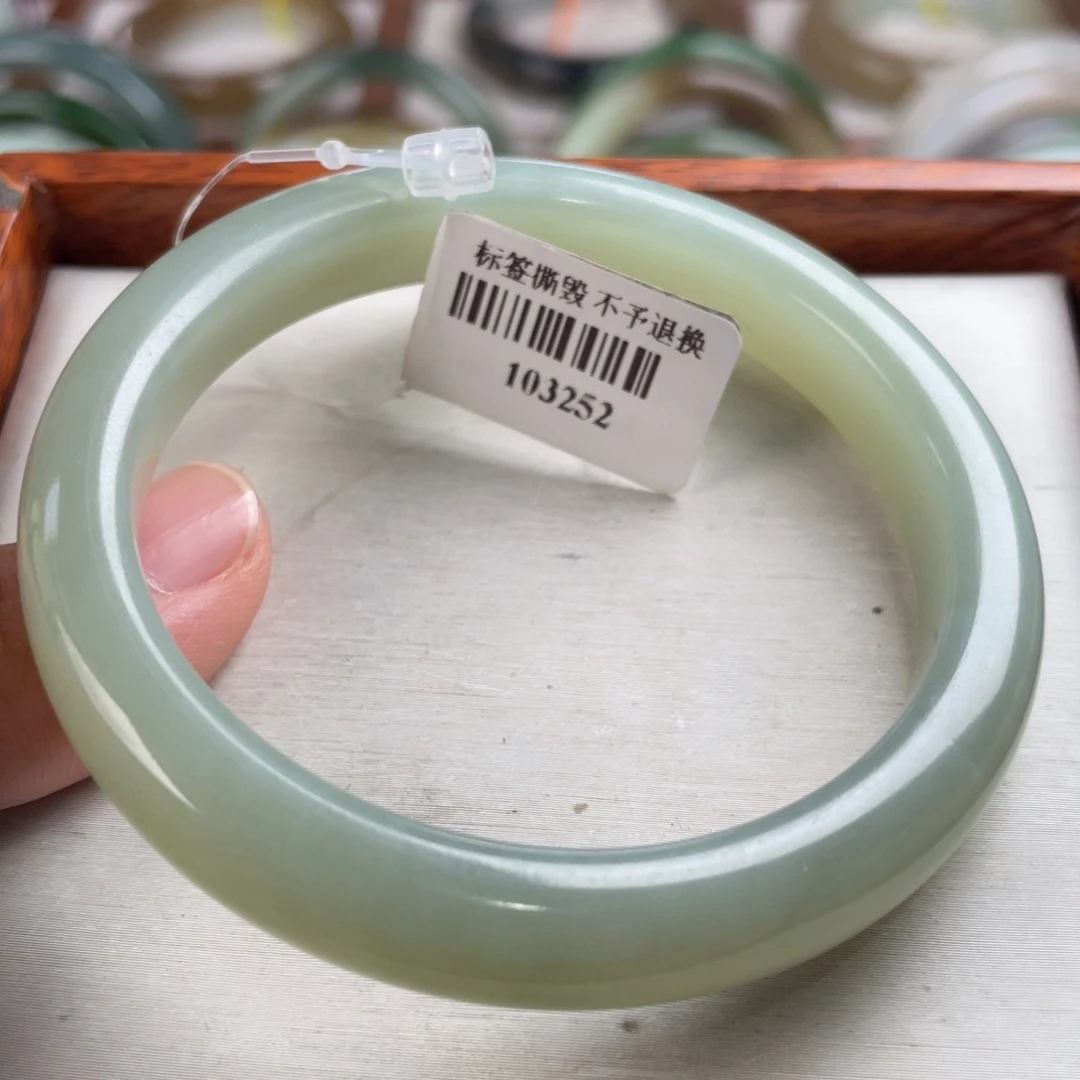 【闪购商品】和田玉手镯未镶嵌55.9 1