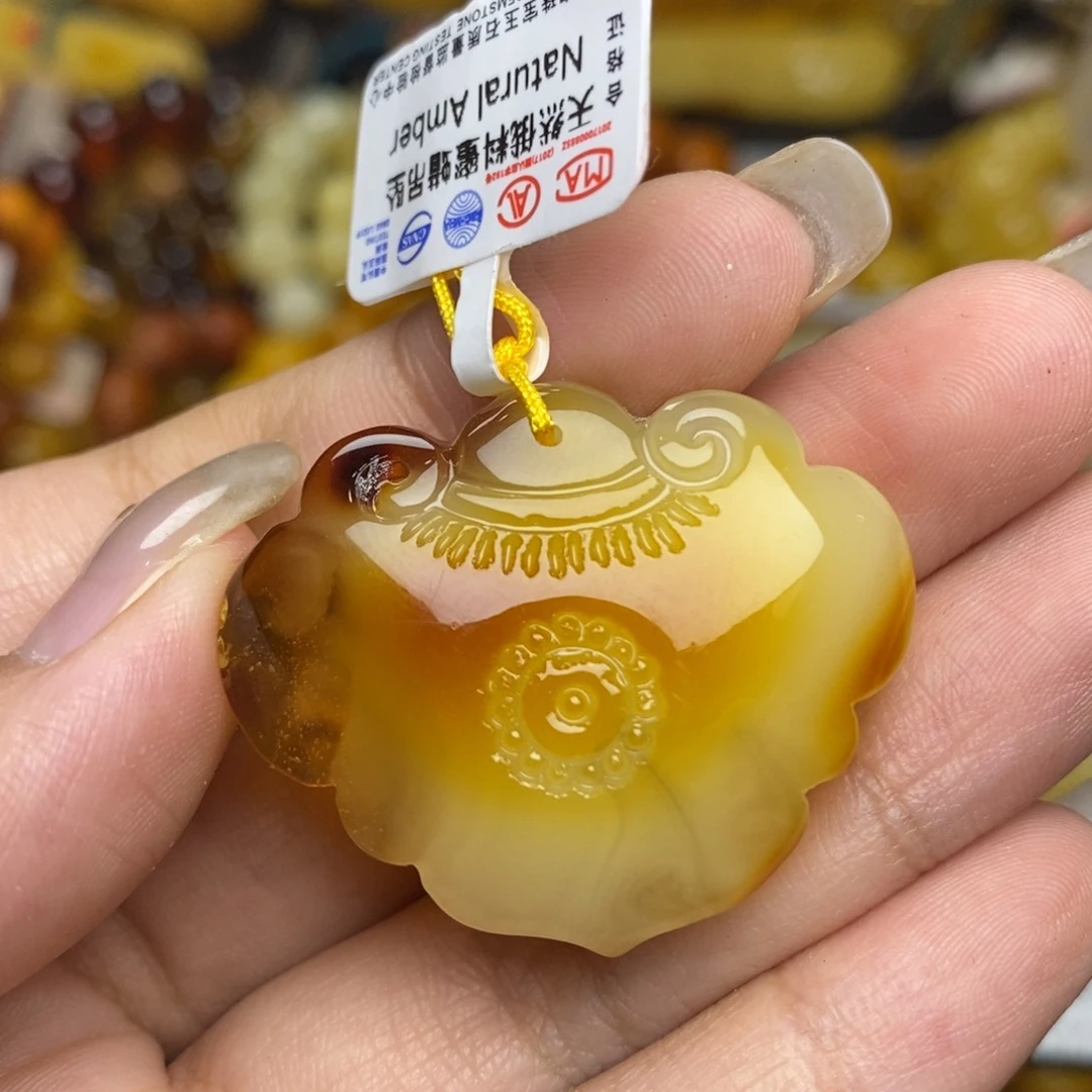 未镶嵌琥珀珠宝奇石