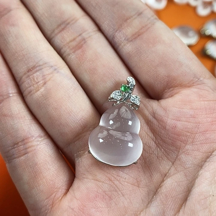 S***.石英质玉银S925镀金镶嵌颈饰