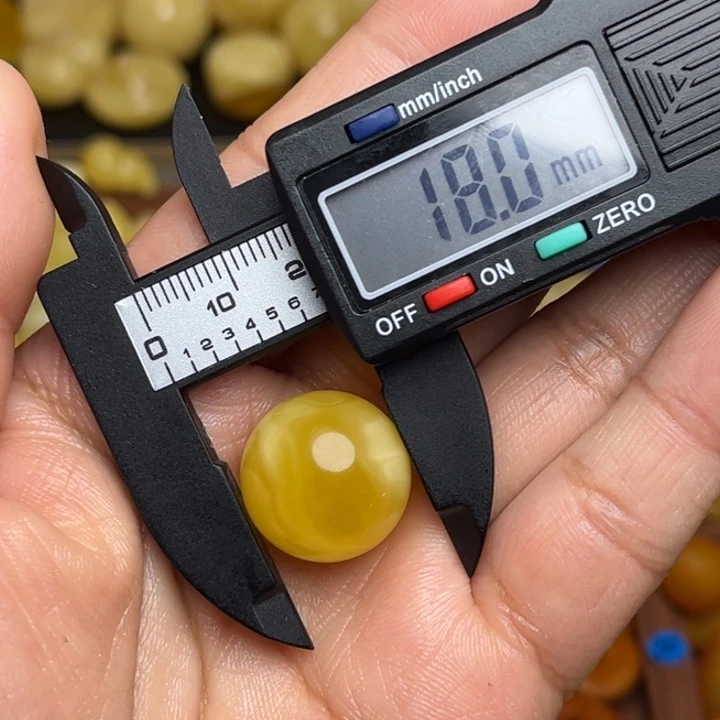 Z***~蜜蜡未镶嵌珠宝奇石天然蜜蜡散珠微瑕一粒