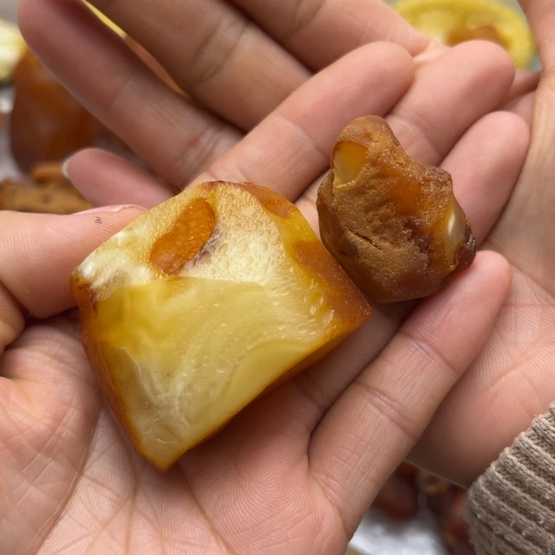 金***门定制琥珀未镶嵌蜜蜡定制枣珠屁桃