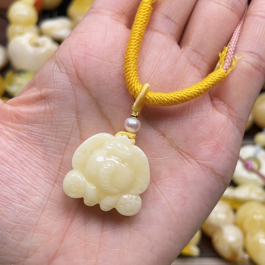 蜜蜡裸石未镶嵌蜜蜡