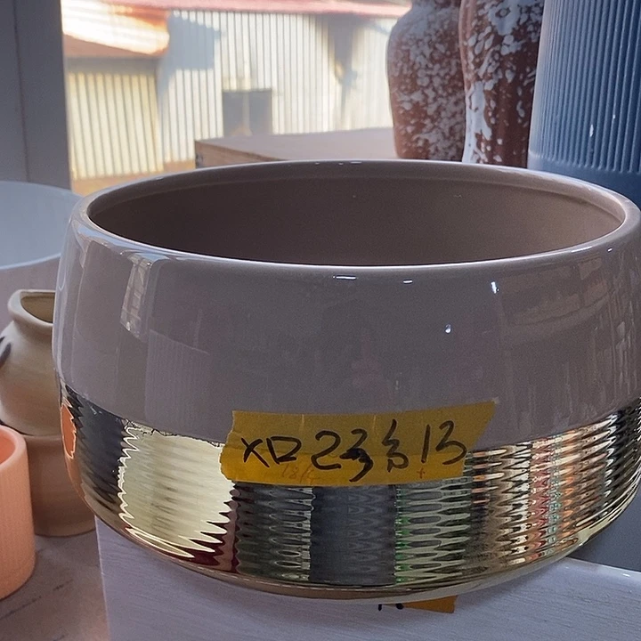 陶盆无孔 瑕疵针孔漏釉介意勿拍口 23高13