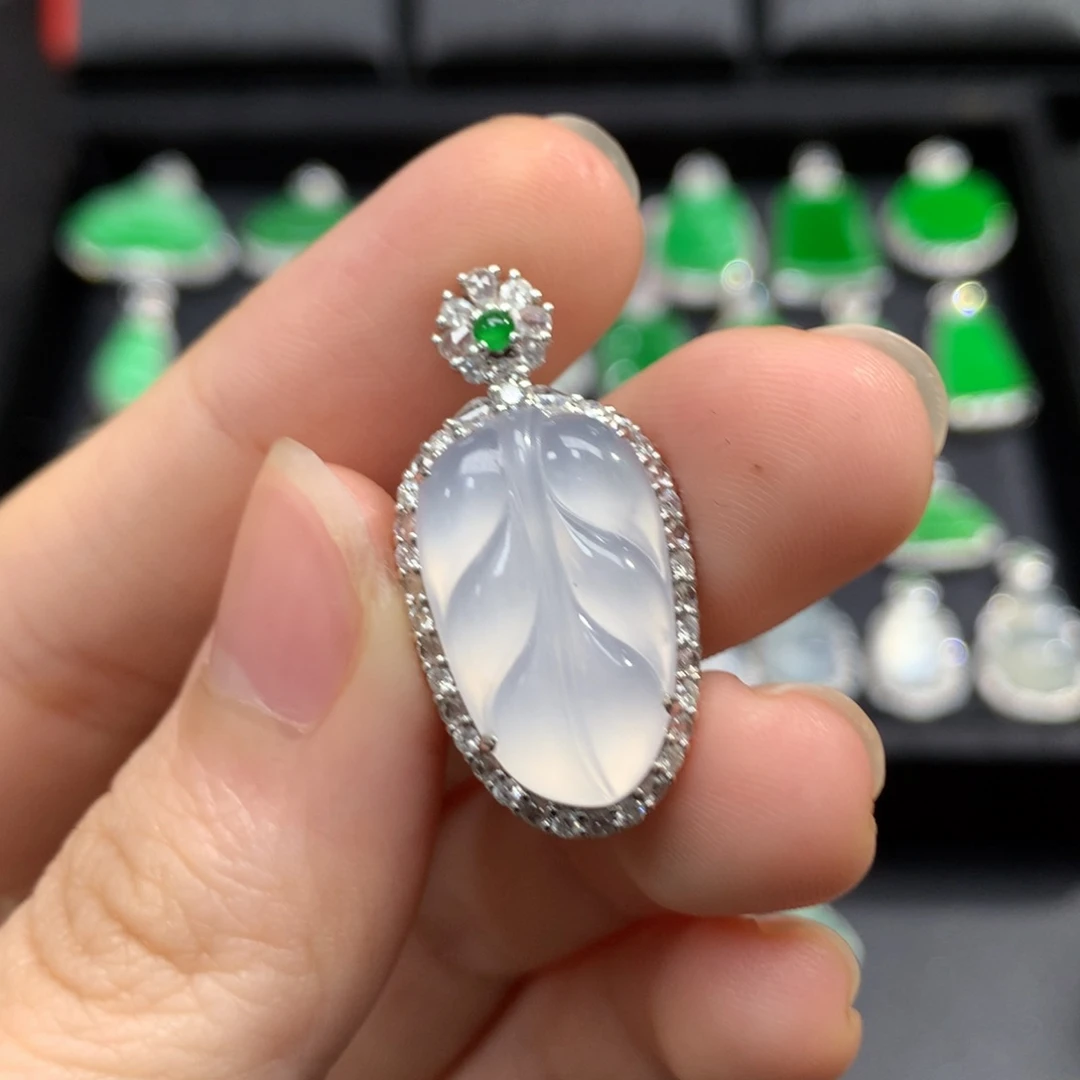 吊坠(不含链)18K金镶嵌翡翠