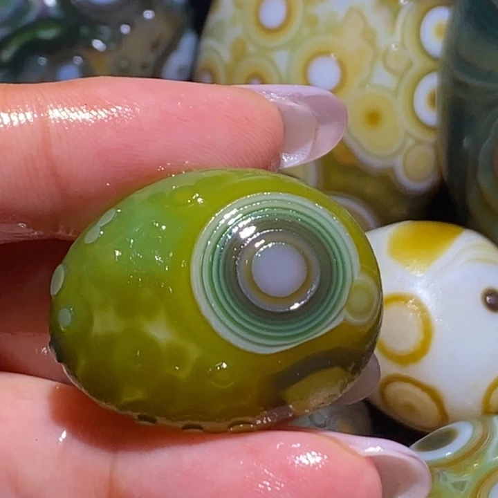 ****玛瑙/玉髓未镶嵌珠宝奇石