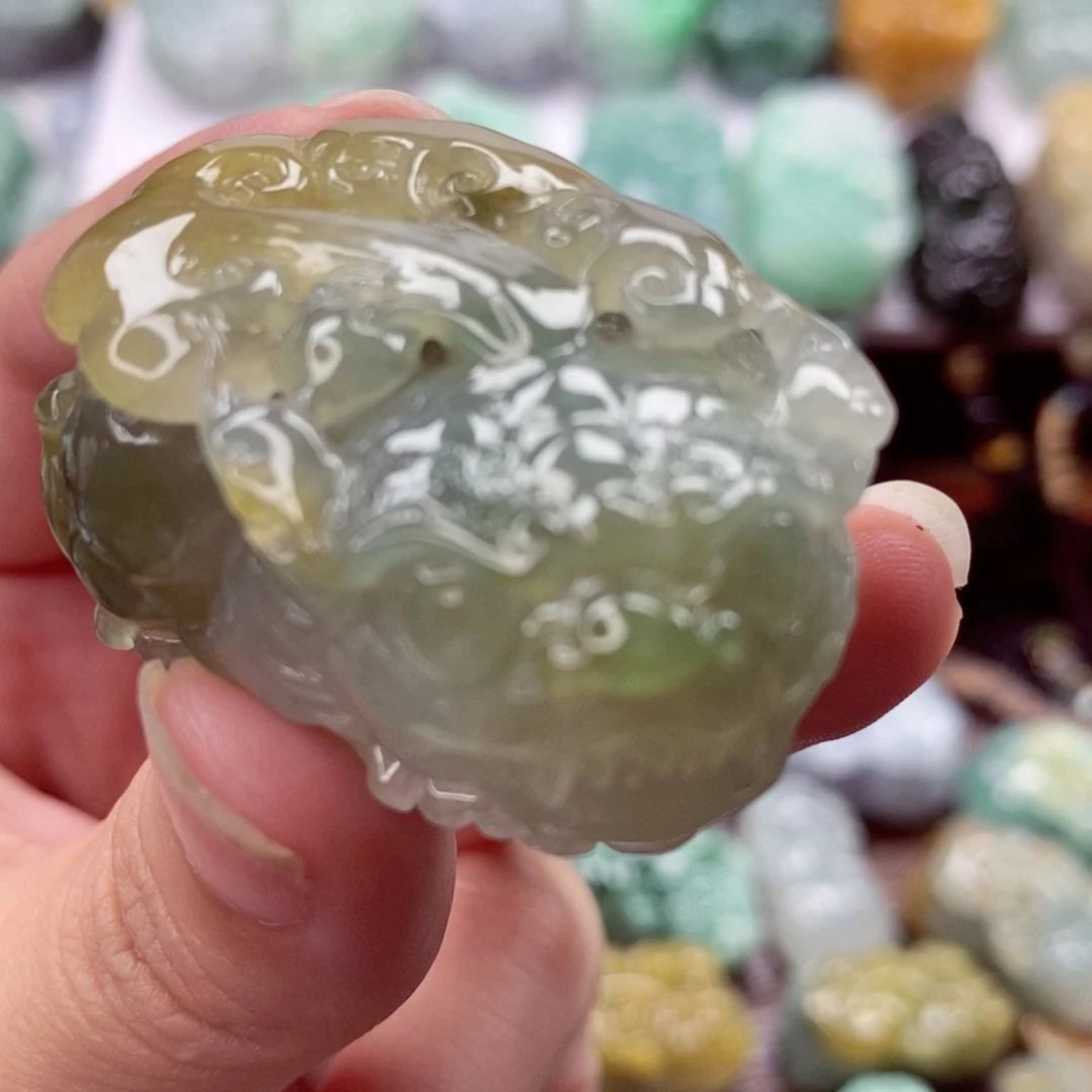 翡翠18K金镶嵌颈饰翡翠