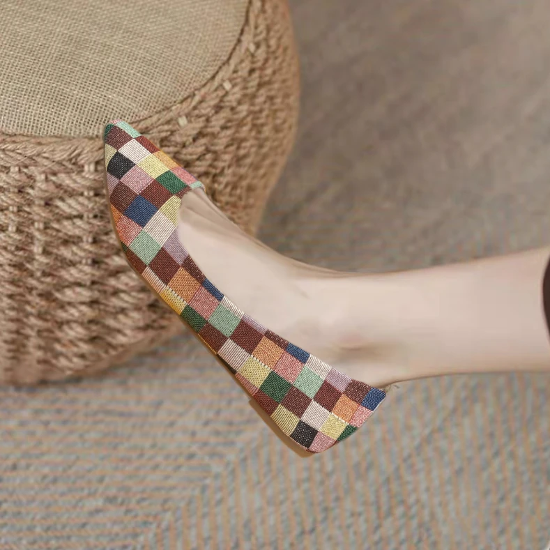 1128秋季新款粗跟尖头平底浅口格子女单鞋休闲工作女鞋