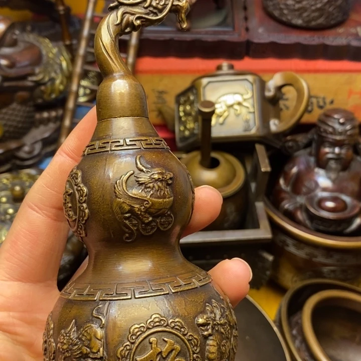铜器摆件做工精良