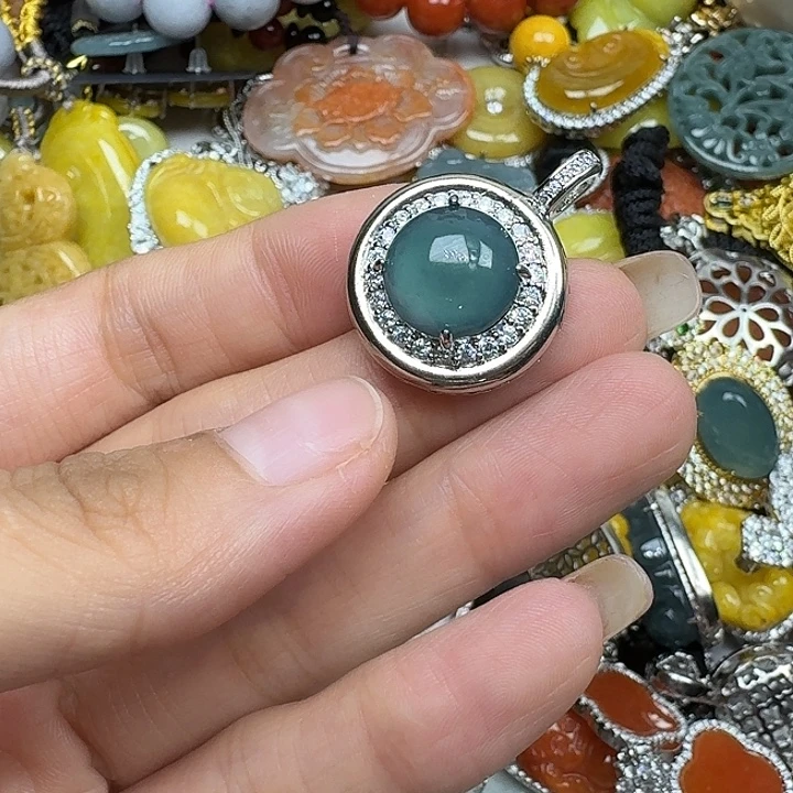 颈饰未镶嵌翡翠翡翠