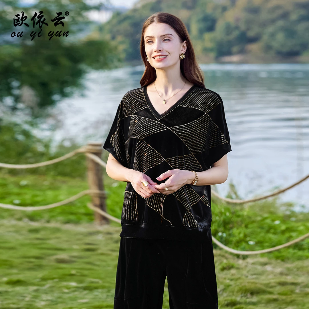 50365欧依云菱格烫钻上衣衫2025新款宽松大码小衫中老年妈妈上衣