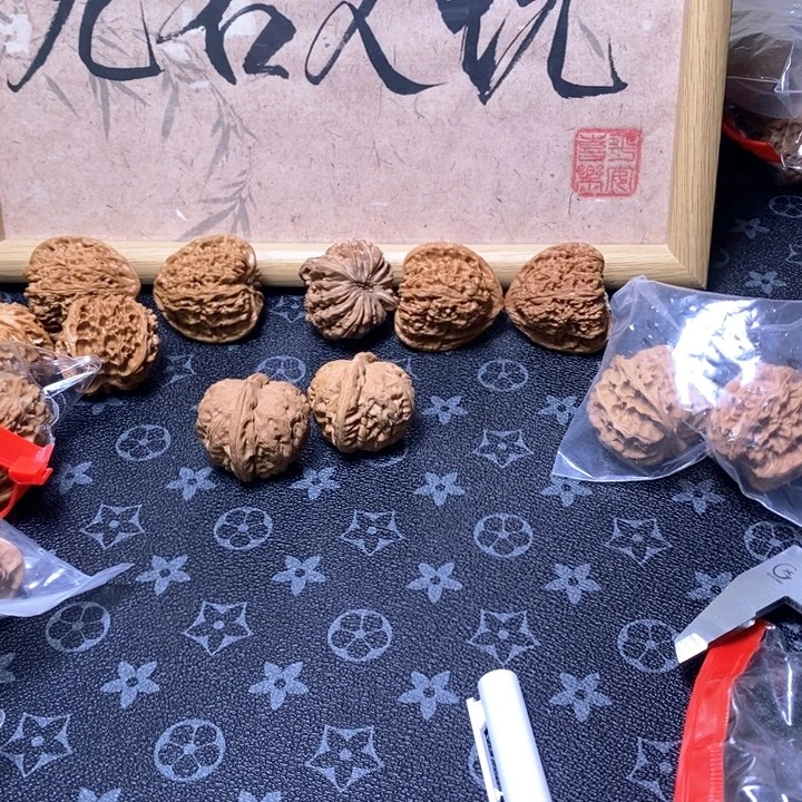 木***区吊坠文玩核桃白狮子