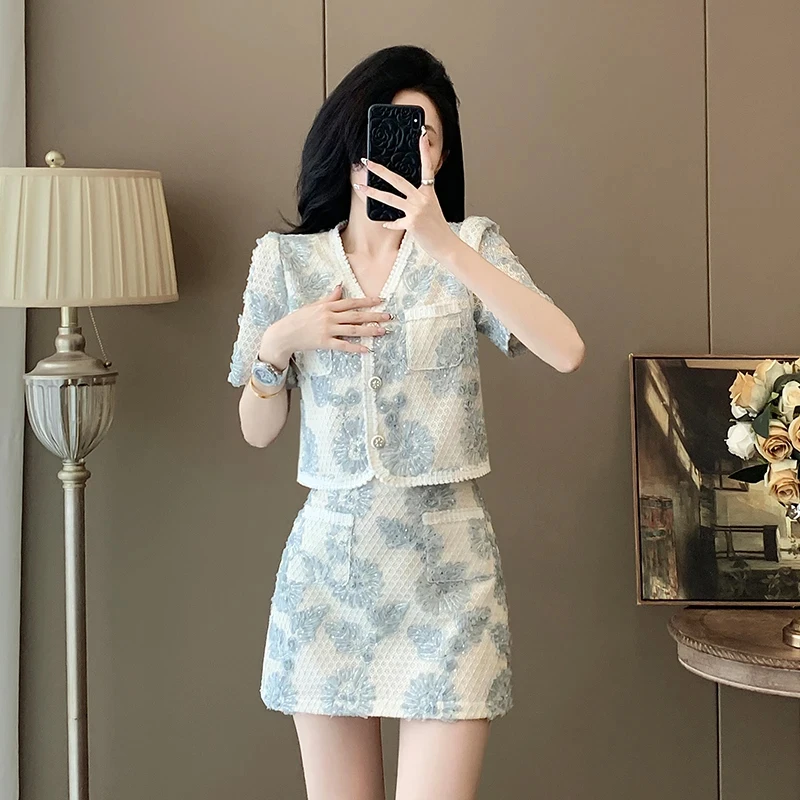 高级感时髦洋气小香风套装女2025夏季新款v领短袖上衣短裙两件套