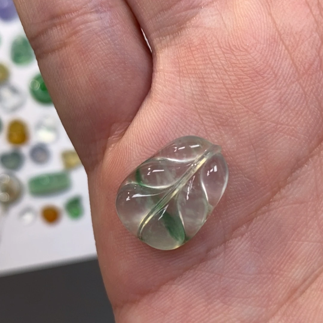 翡翠未镶嵌颈饰芭蕉叶