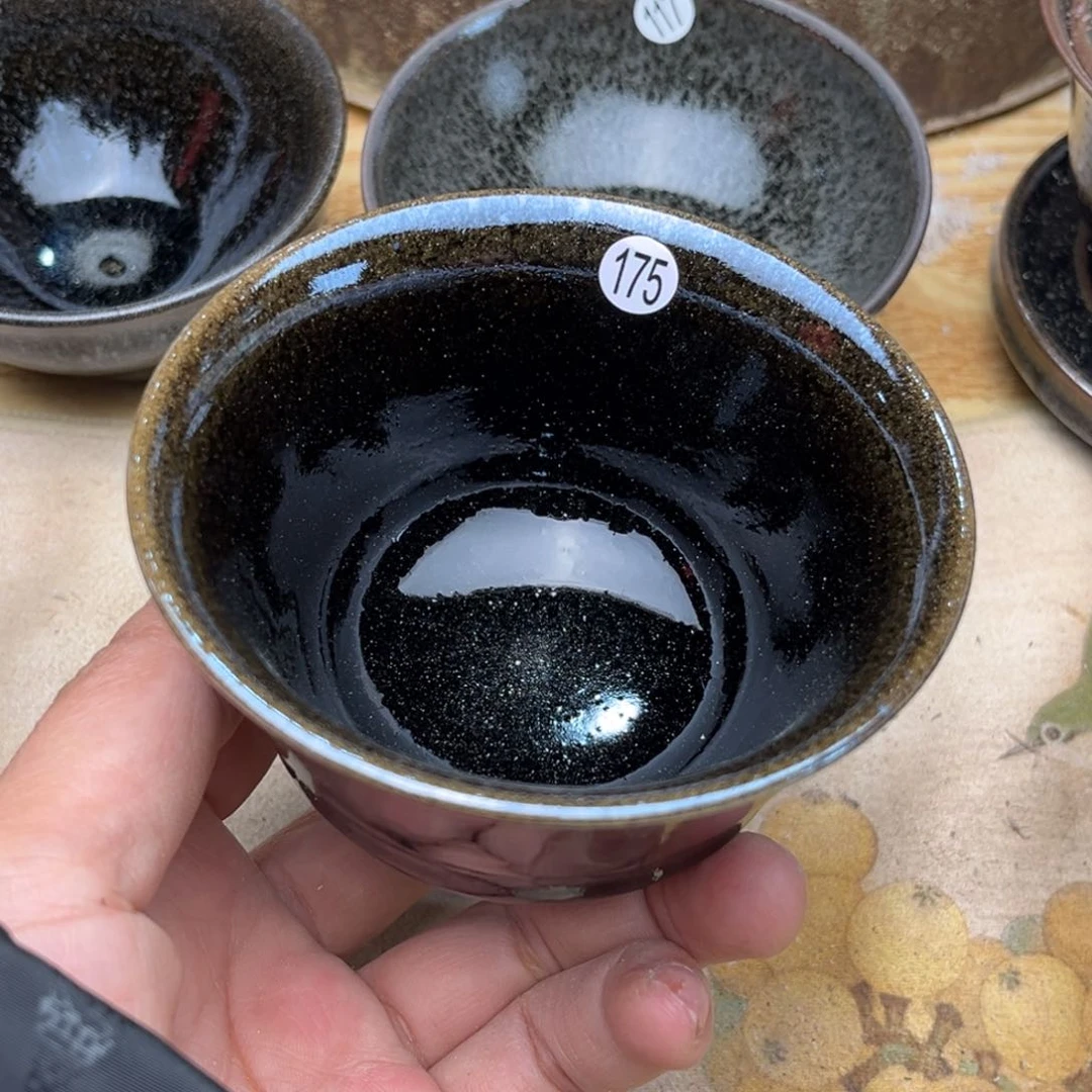 茶盏义兴龙窑坚持真柴烧