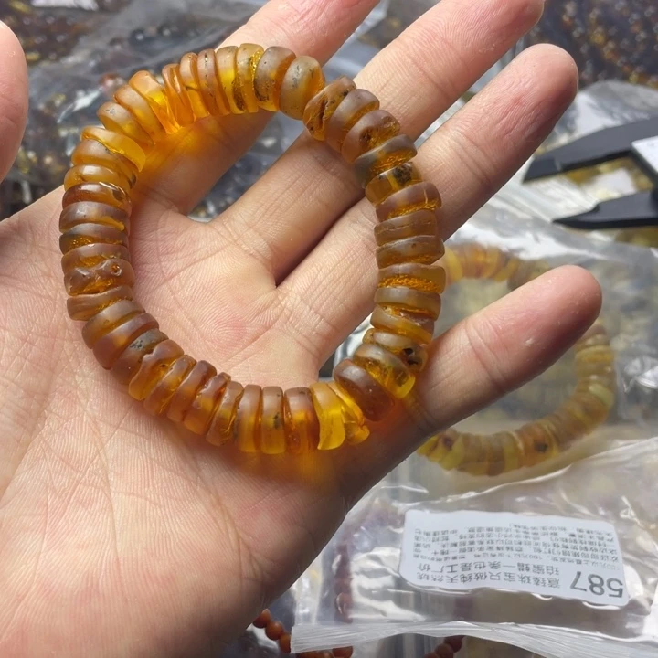 未镶嵌琥珀珠宝奇石