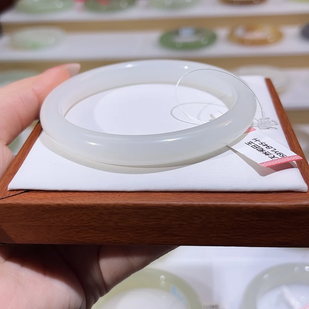 和田玉未镶嵌手镯7