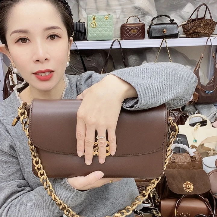 蚕丝小牛剖层皮革PU