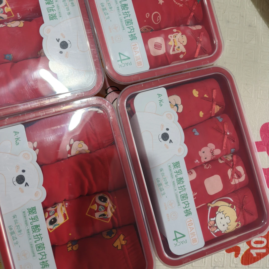 8821儿童红色短裤