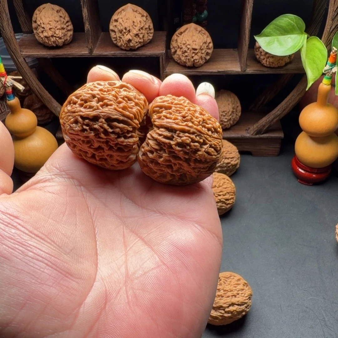 山****核桃南疆石团子凹底蚂蚁拉丝尺寸40有修