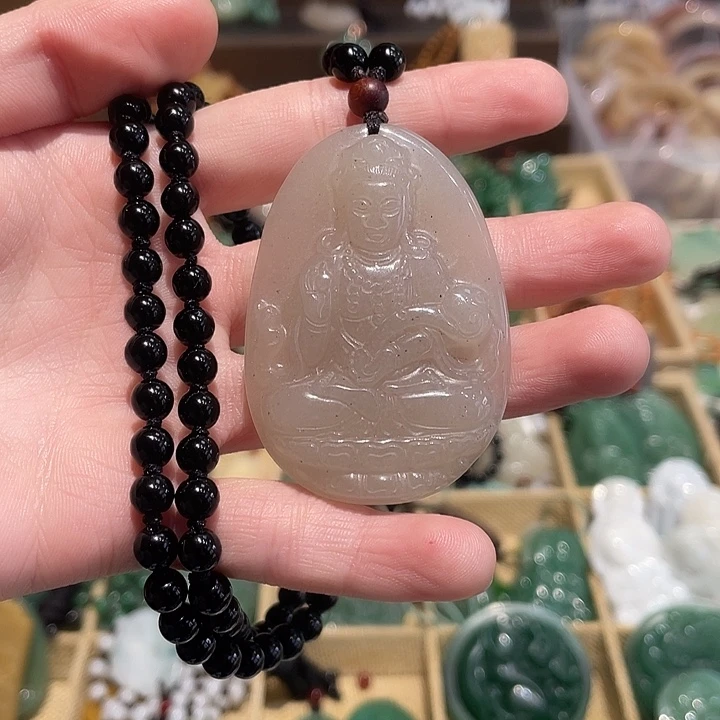 石英质玉未镶嵌颈饰