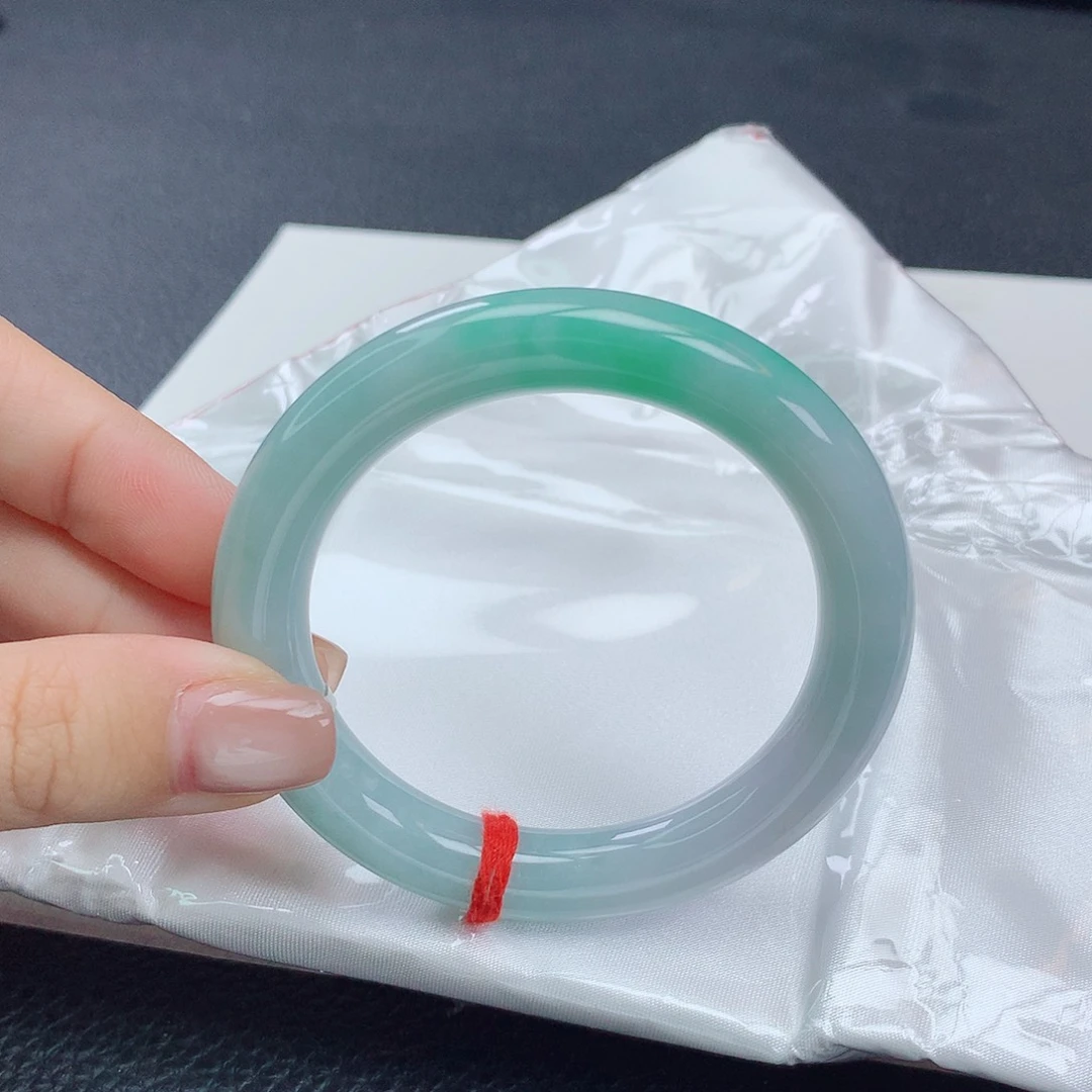 翡翠手镯未镶嵌翡翠0437