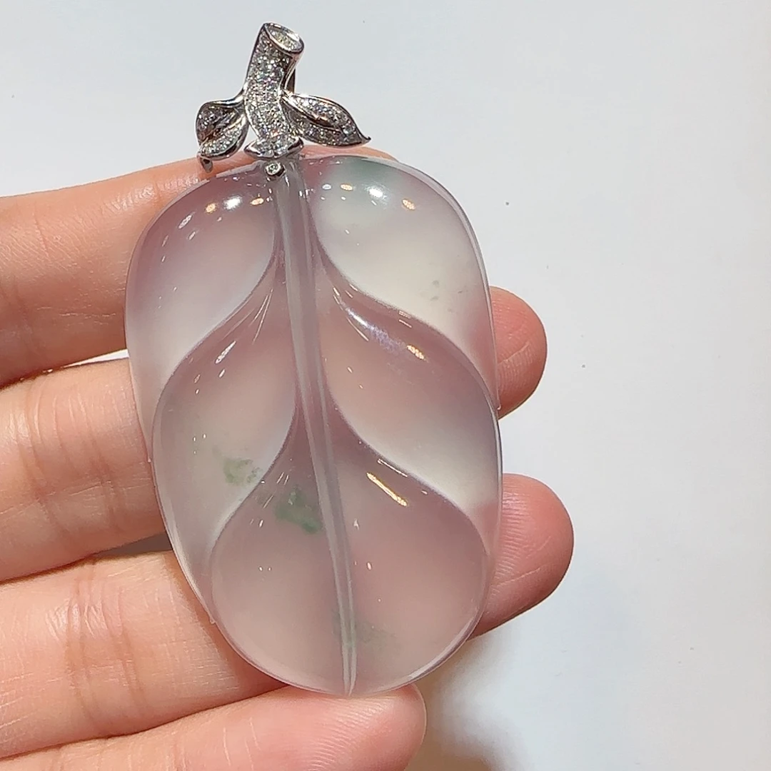 翡翠18K金镶嵌颈饰树叶