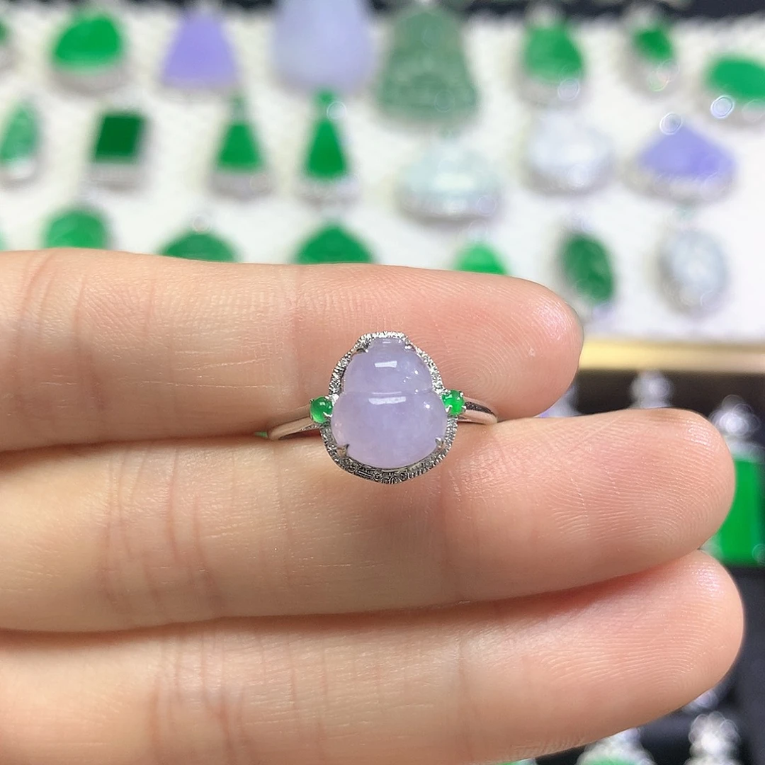 18K金镶嵌戒指翡翠吊坠