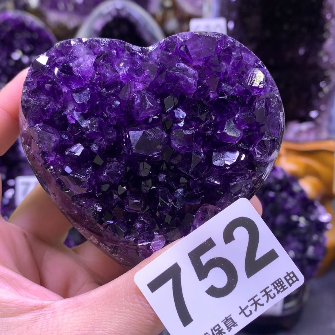 水晶水晶摆件未镶嵌不***事