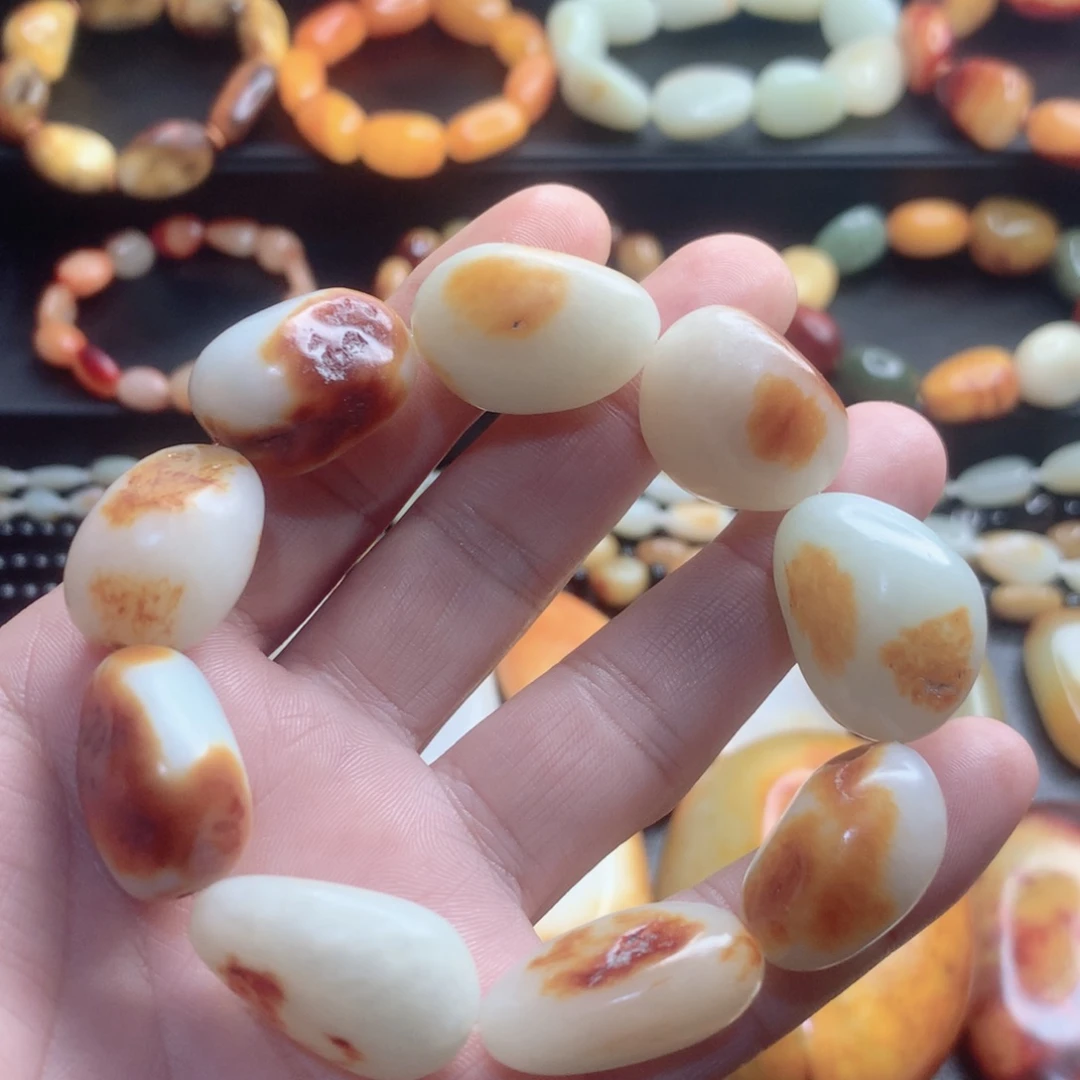 酒***仙和田玉未镶嵌颈饰