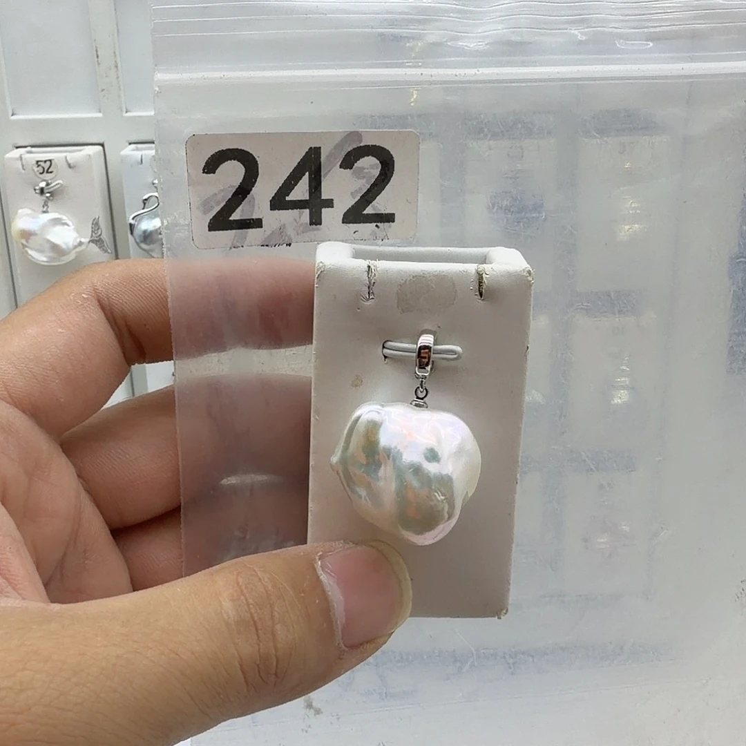 淡水珍珠颈饰合金