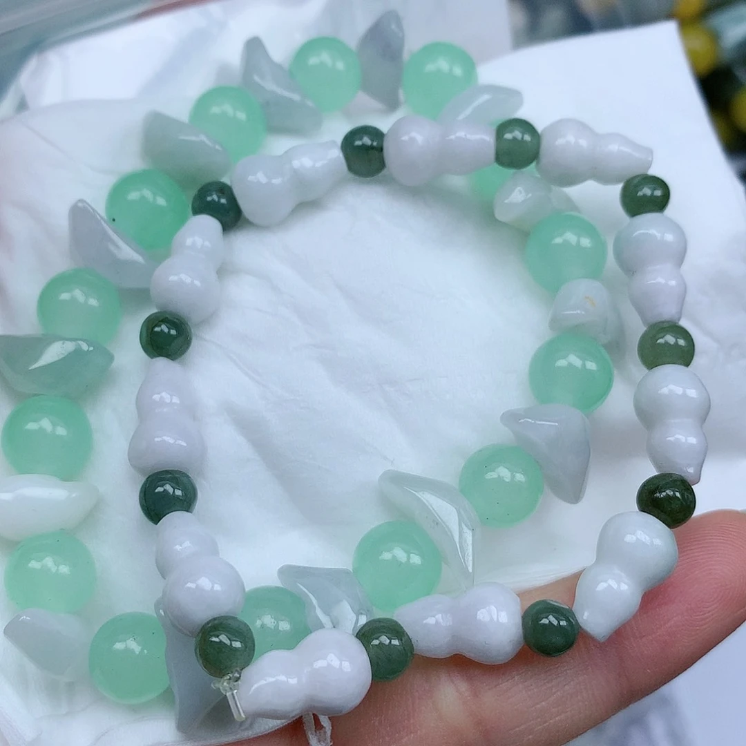 翡翠颈饰未镶嵌翡翠