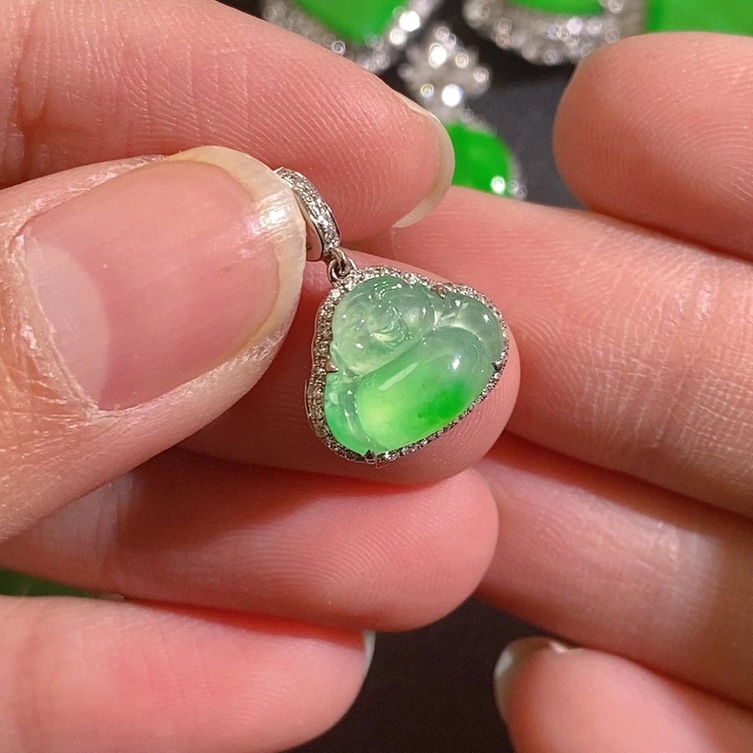 翡翠颈饰18K金镶嵌小滴流