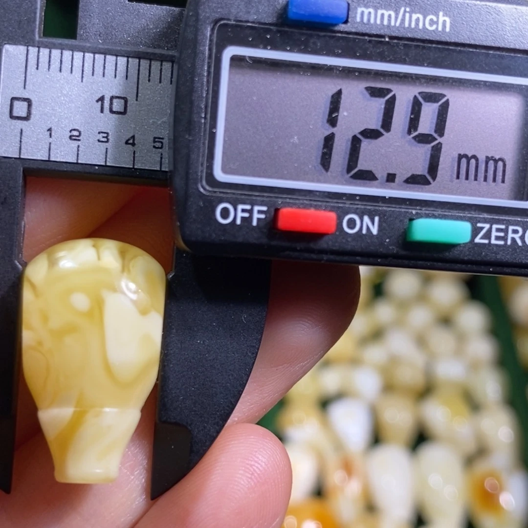 蜜蜡未镶嵌裸石配饰