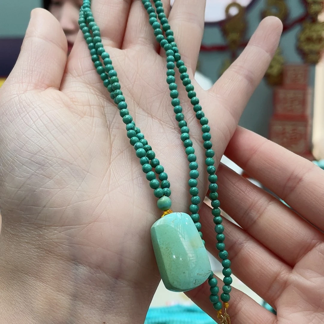 绿松石颈饰未镶嵌