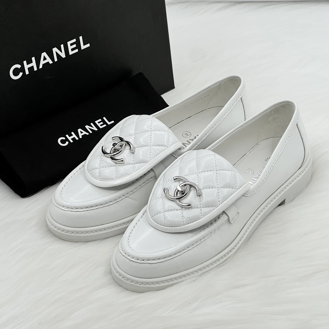 99新 Chanel/香奈儿 Loafers 书包扣乐福鞋 37.5码 公价1.3w x089