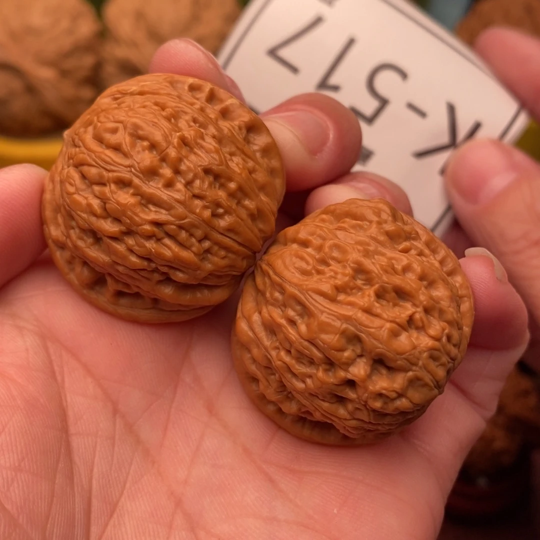 桃核把件铁锤34….