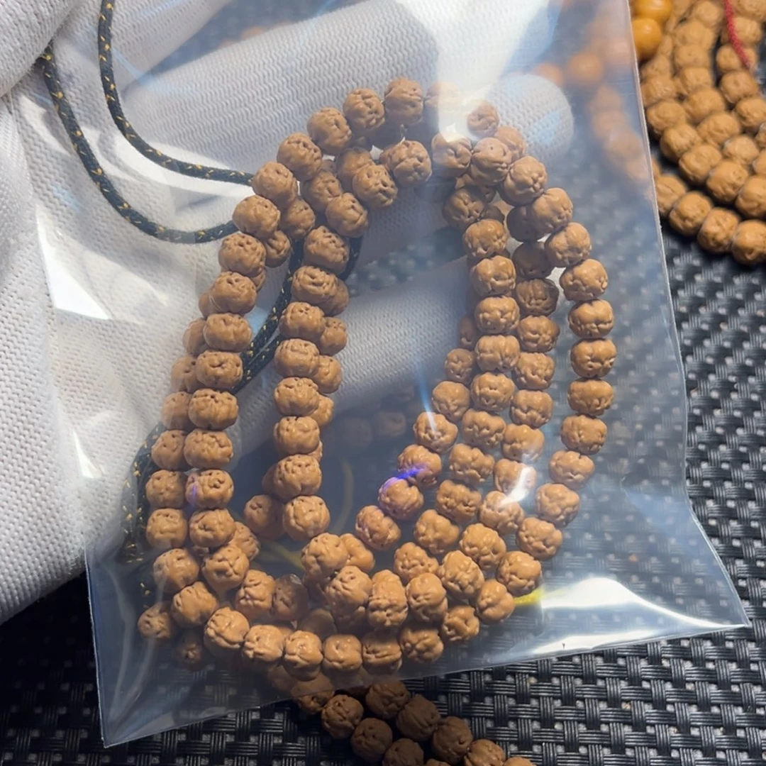 余***。金刚菩提吊坠佛手