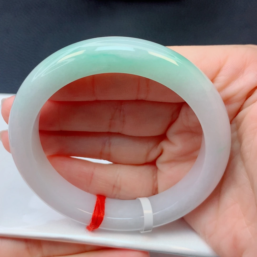彦***翡翠未镶嵌手镯54-55半山水