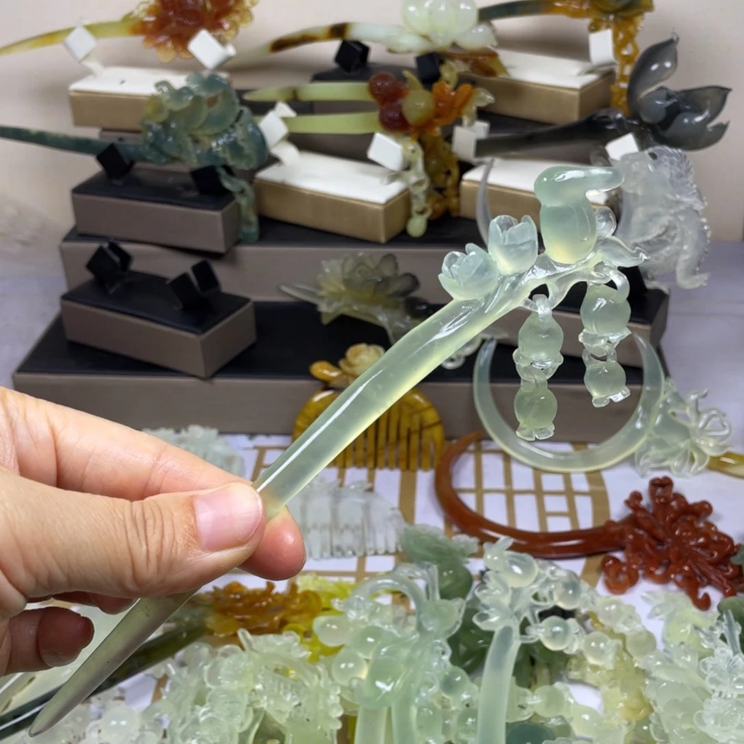 未镶嵌蛇纹石玉发饰刘*一