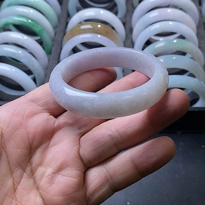 玉***心翡翠未镶嵌手镯正