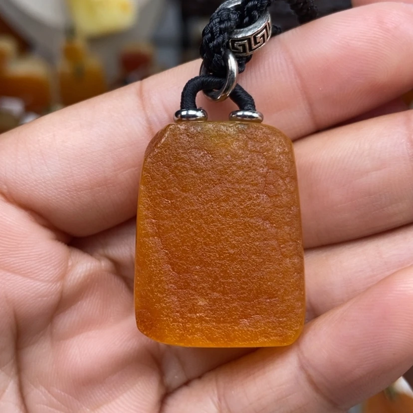 【闪购商品】琥珀颈饰未镶嵌