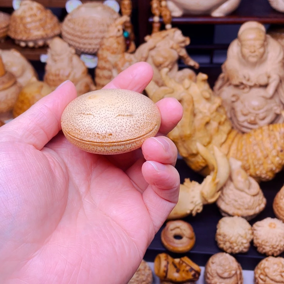 竹竹根雕金蟾把玩件