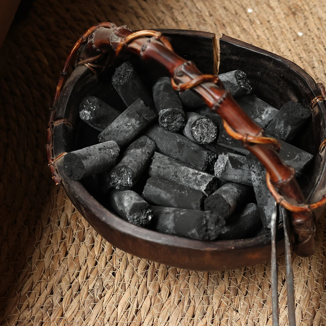 【柿间浅憩】   炭 （7斤）       *茶道零配