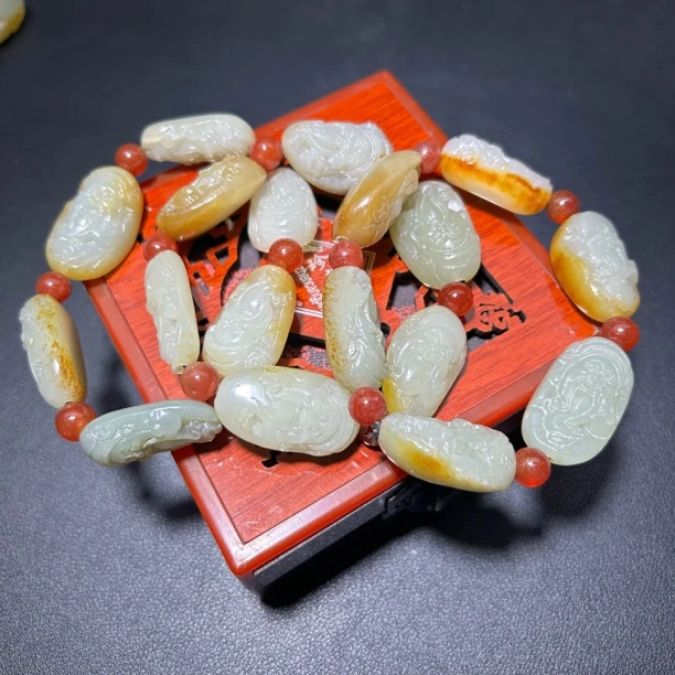 新疆和田玉 大尺寸财神手串 六颗 基地质检 拍一发一多样性发货