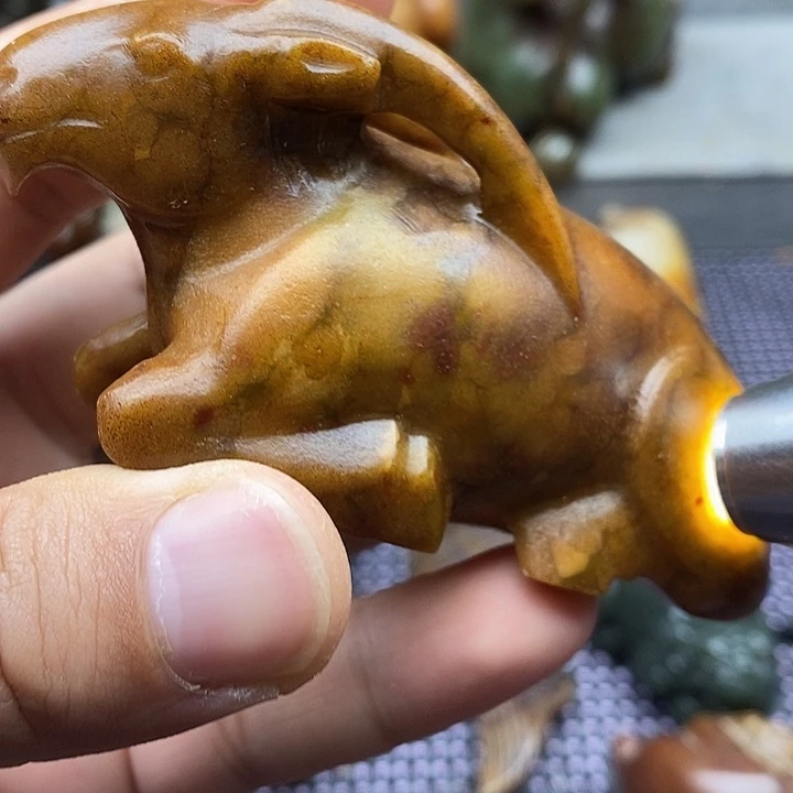未镶嵌蛇纹石玉颈饰