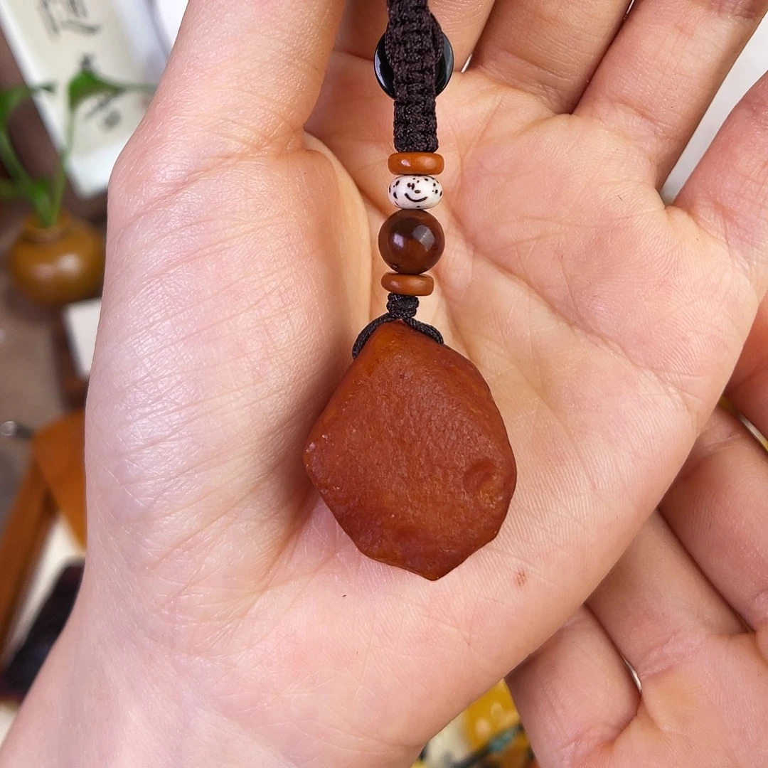 琥珀珠宝奇石未镶嵌，