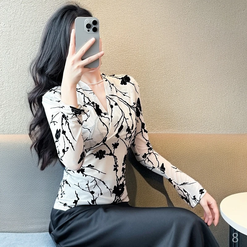 秋装时髦女装网红洋气衣服高级感网纱打底衫爆款2025新款微胖上衣