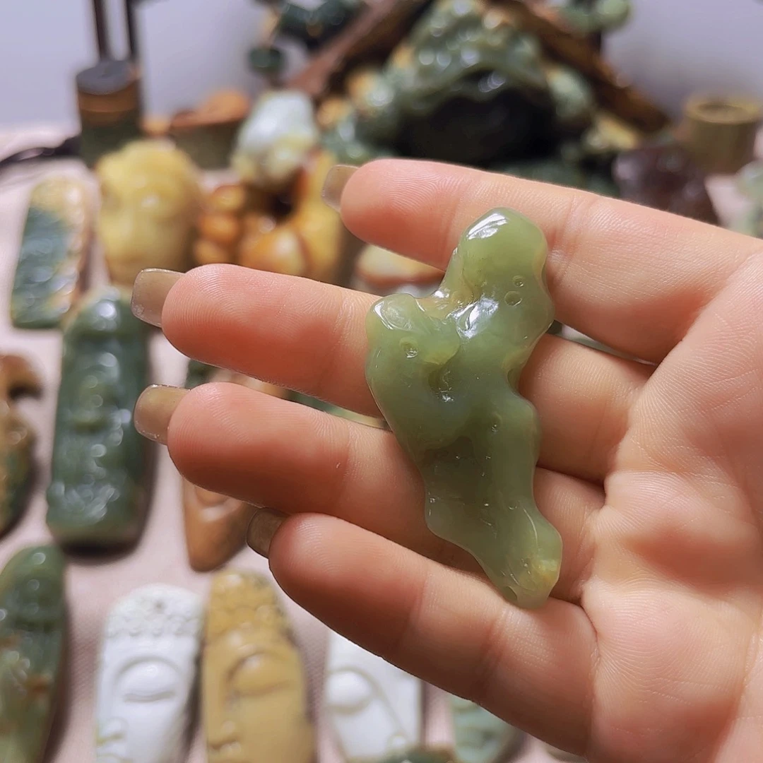 岫岩河磨玉（透闪石质玉）未镶嵌挂件